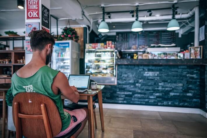 Gig Economy Statistics: The New Normal in the Workplace