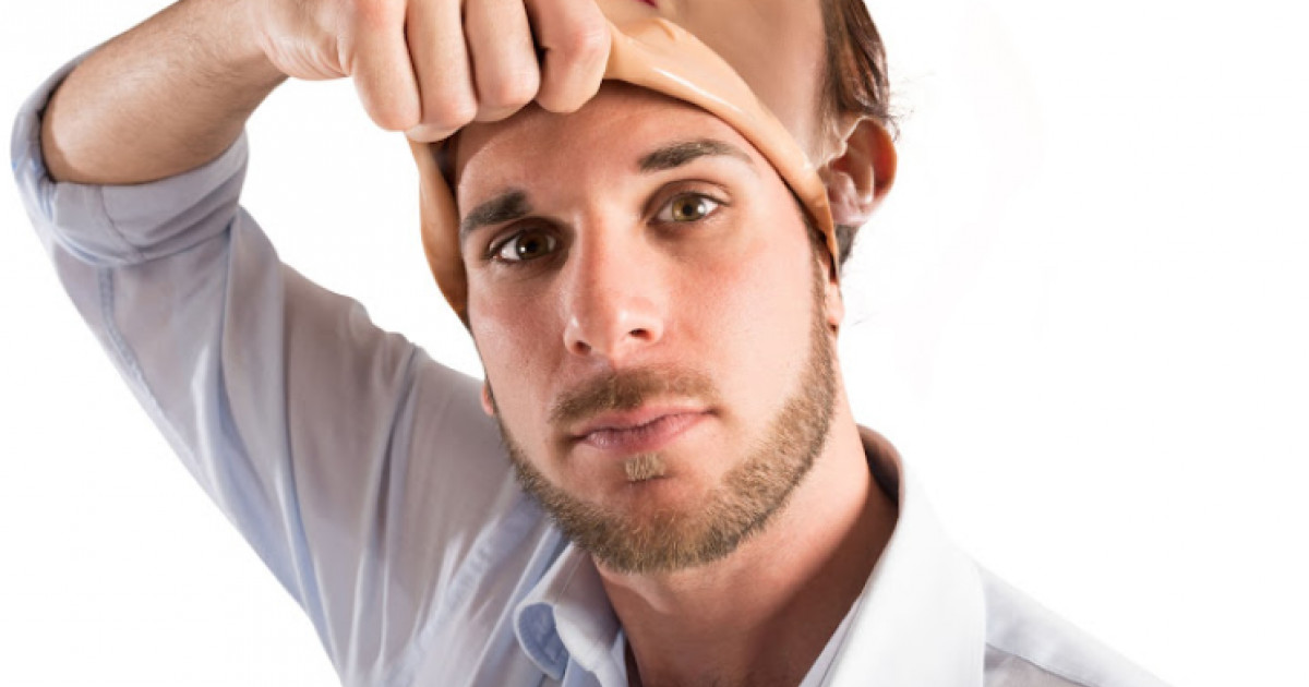 How Many People Get Catfished? [Catfishing Statistics 2023]